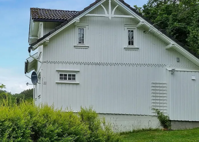 3 Bedroom Stunning In Semesterbostad *