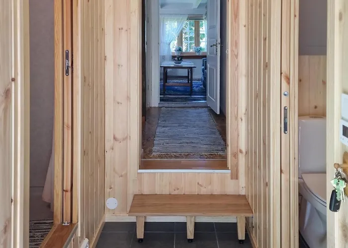 3 Bedroom Stunning In Semesterbostad Brekkesto